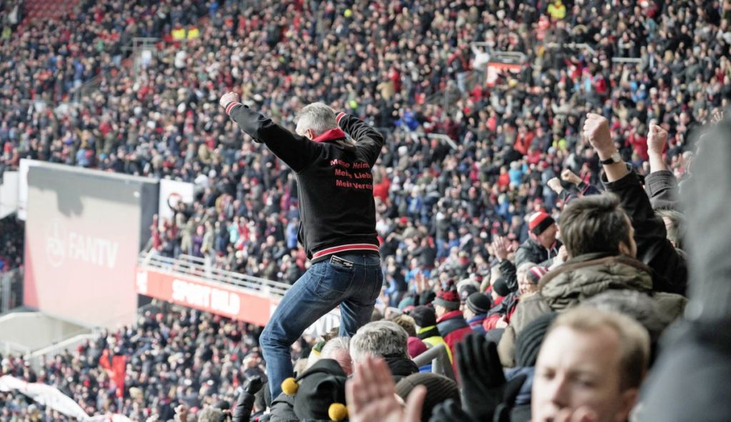 Άνοδος με… ύμνο Γιουβέντους (vid)