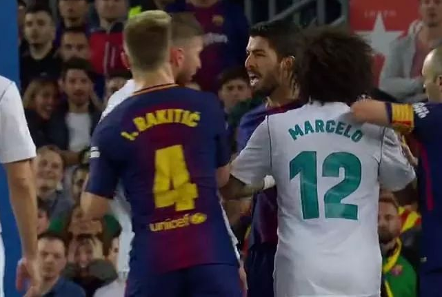 Ο (αστείος) λόγος πίσω από αυτό που έκανε τον Σέρτζι Ρομπέρτο να χτυπήσει τον Μαρσέλο!