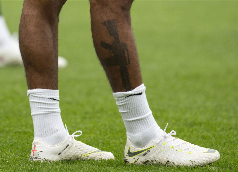 Υπερασπίστηκε το όπλο του ο Στέρλινγκ