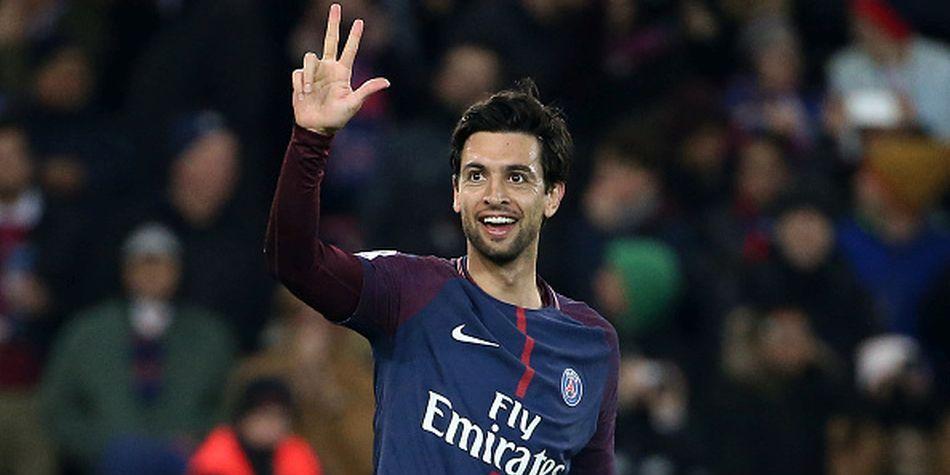 Κοιτάζει Παστόρε η Ρόμα