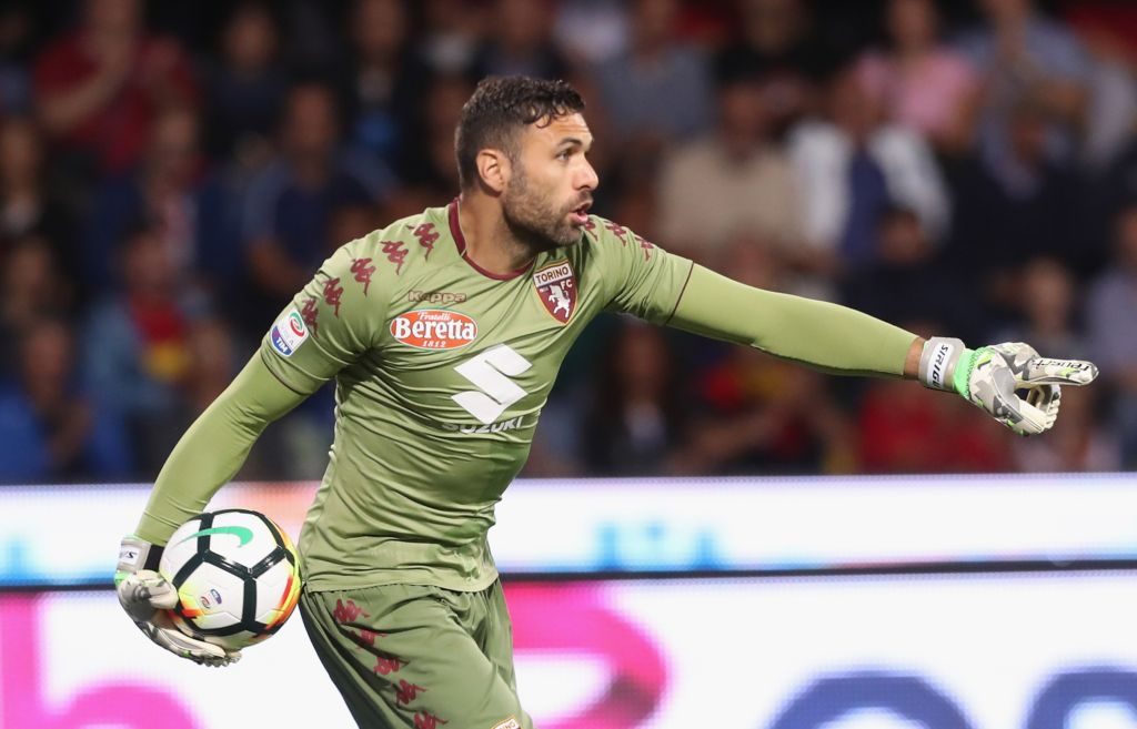 Κοντά σε Σιρίγκου η Νάπολι