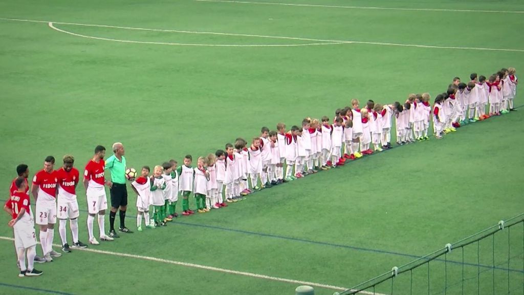 Επικό: 5 «μεγάλοι» vs 55 πιτσιρικάδες στην Μονακό (vid)