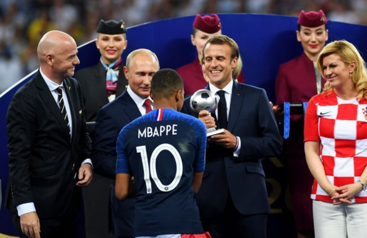 Το «ξέσπασμα» του Μακρόν στη νίκη της Γαλλίας (pic)