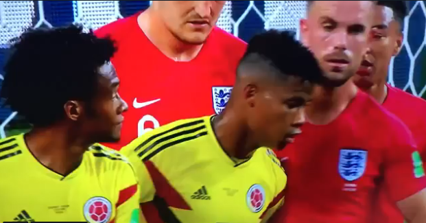 Ύπουλη κουτουλιά του Μπάριος στον Χέντερσον (vid)