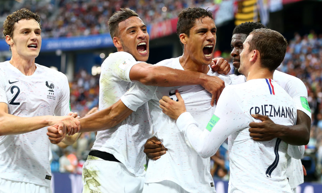 Με γαλλικό “τρικ-ολόρ” στους “4” (vid)