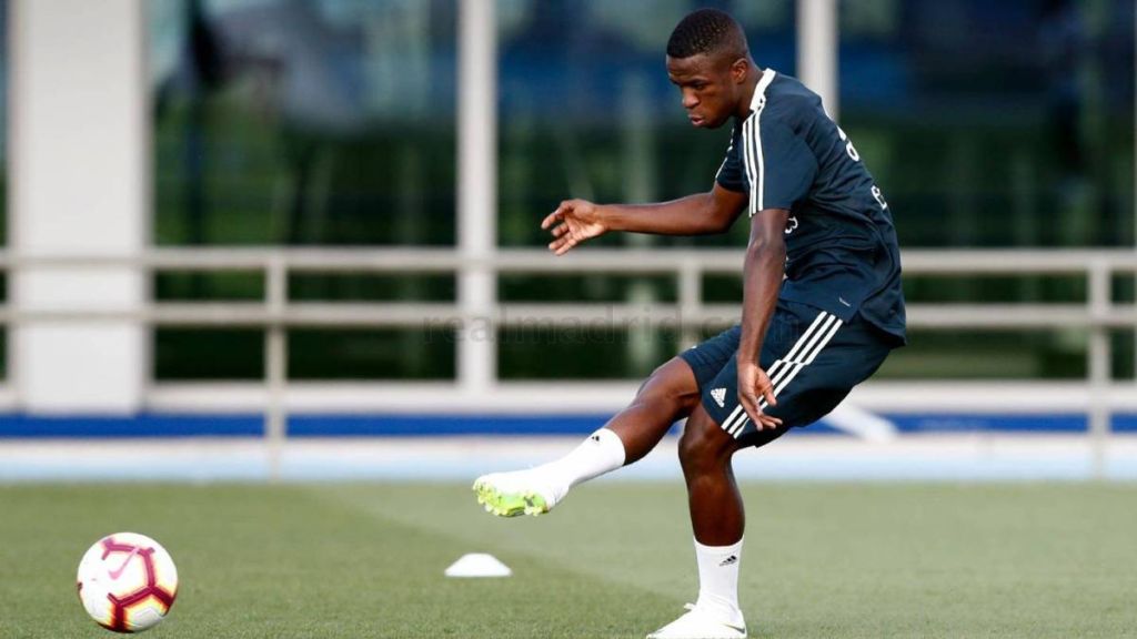 Δεν φεύγει δανεικός ο Βινίσιους