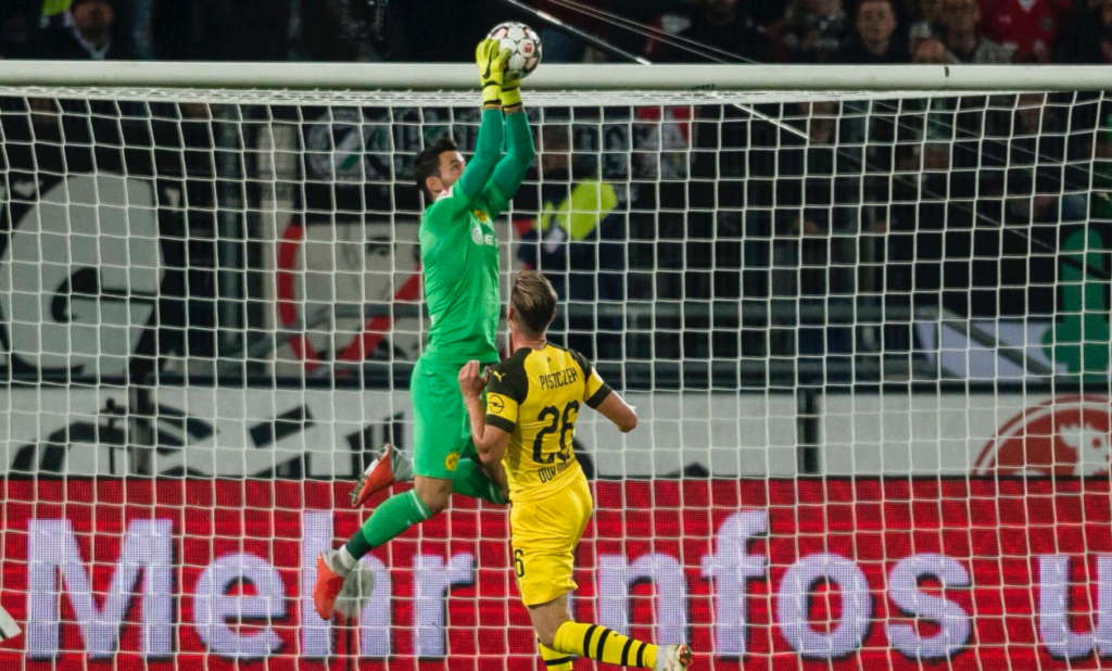 Παραμένει στην Μπορούσια Ντόρτμουντ ο Μπούρκι.