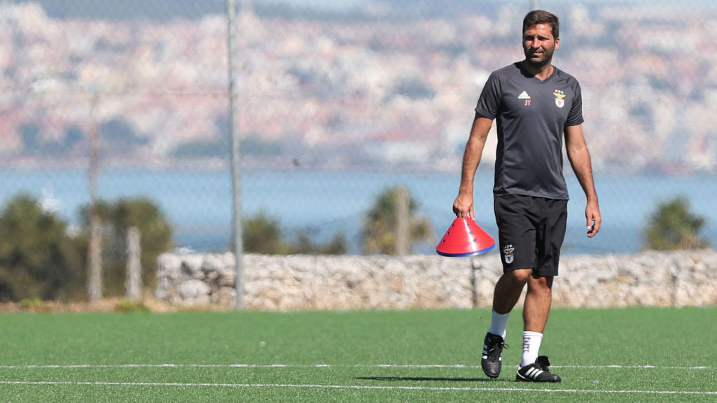 Ο «κλεισμένος» Ανρί και ο πιθανός βοηθός του