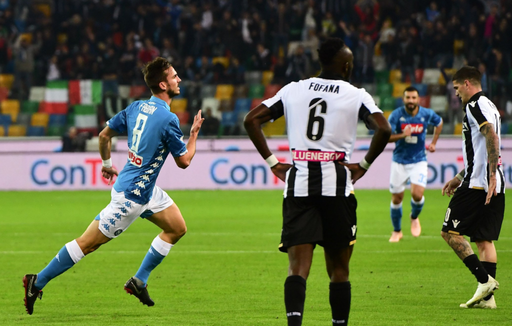 Τζένοα κερνάει, Νάπολι πίνει (vid)