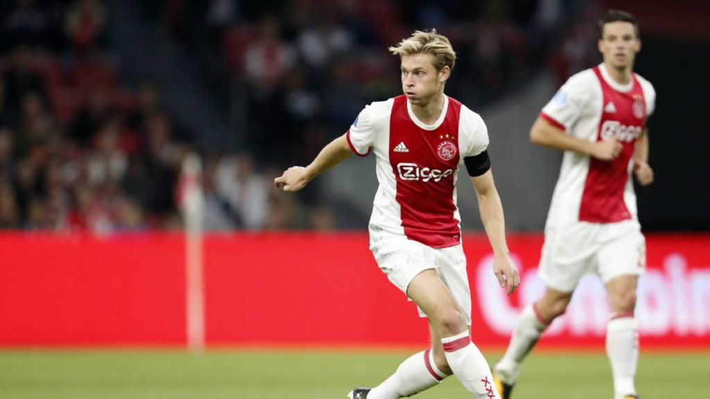 Ενοχλημένος ο Ντε Γιονγκ για τις φήμες περί Μπαρτσελόνα!