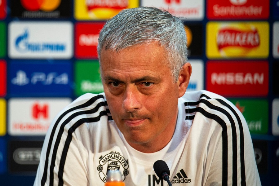 Μουρίνιο: «Τώρα κάνετε οικονομία και στο νερό»; (vid)