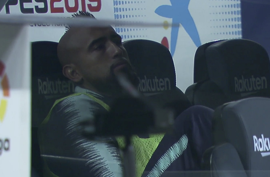 Ξενερωμένος παρά τη νίκη της Μπαρτσελόνα ο Βιδάλ (pic)