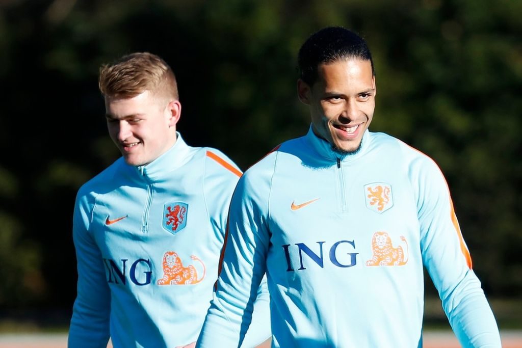 Φαν Ντάικ: «Η Λίβερπουλ παρακολουθεί τον Ντε Λιχτ»