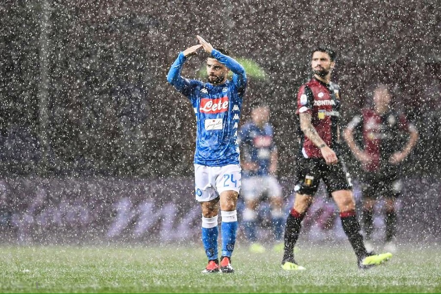 Πέρασε από το… βούρκο η Νάπολι (pic/vid)