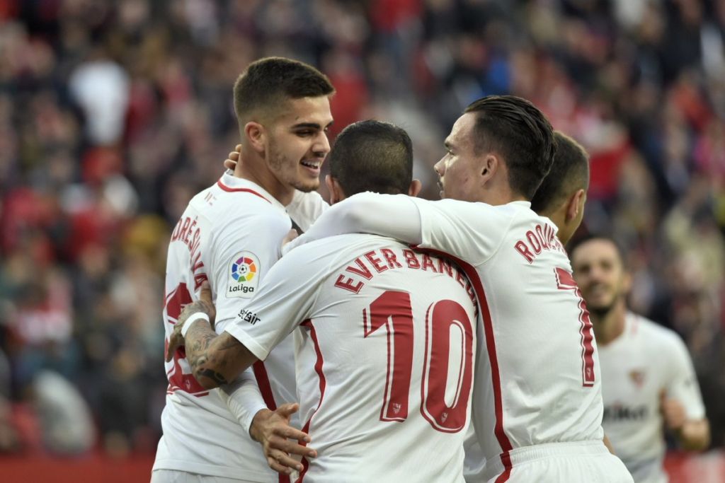 Προσπέρασε Μπαρτσελόνα και… απολαμβάνει την κορυφή η Σεβίλλη! (vid)