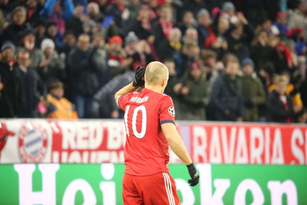 Ρε αλήτη Ρόμπεν, τι τους έκανες πάλι; (vid)