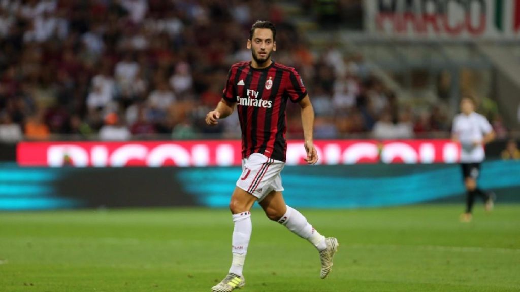 Διώχνει Τσαλχάνογλου για να κάνει χώρο στον… Πακετά!