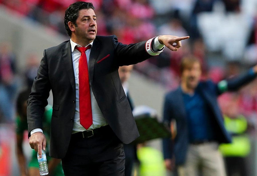 Ανατροπή: Παραμένει στον πάγκο της Μπενφίκα ο Βιτόρια!