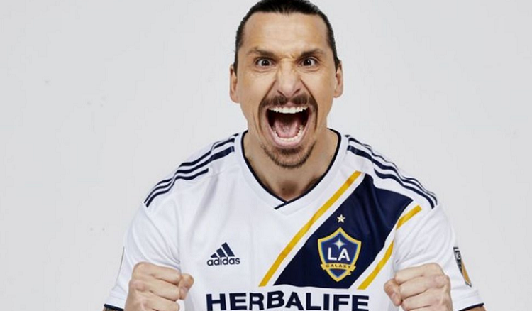 Ζλάταν: “Είμαι το ποδόσφαιρο” (pics)