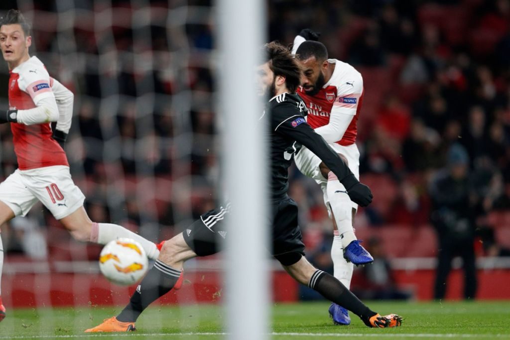 Πρωτιά και πρόκριση για την Άρσεναλ