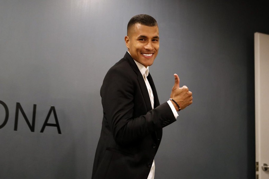 Ένας… απρόσμενος επισκέπτης στην παρουσίαση του Μουρίγιο (vid)