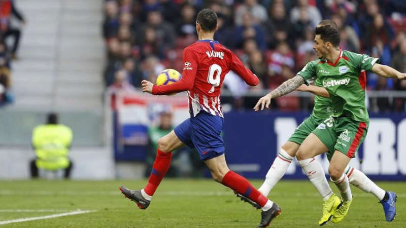 Έσπασε την… παρθενιά ο Κάλινιτς! (vid)