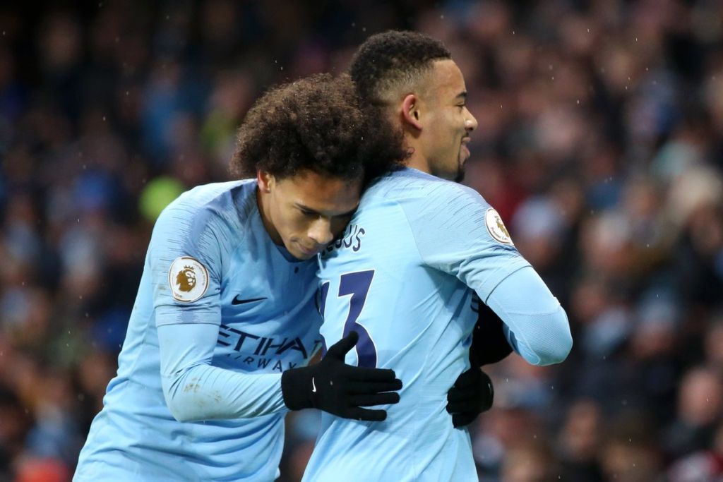 Και τώρα όλο το Μάντσεστερ στηρίζει… Γιουνάιτεντ! (vid)