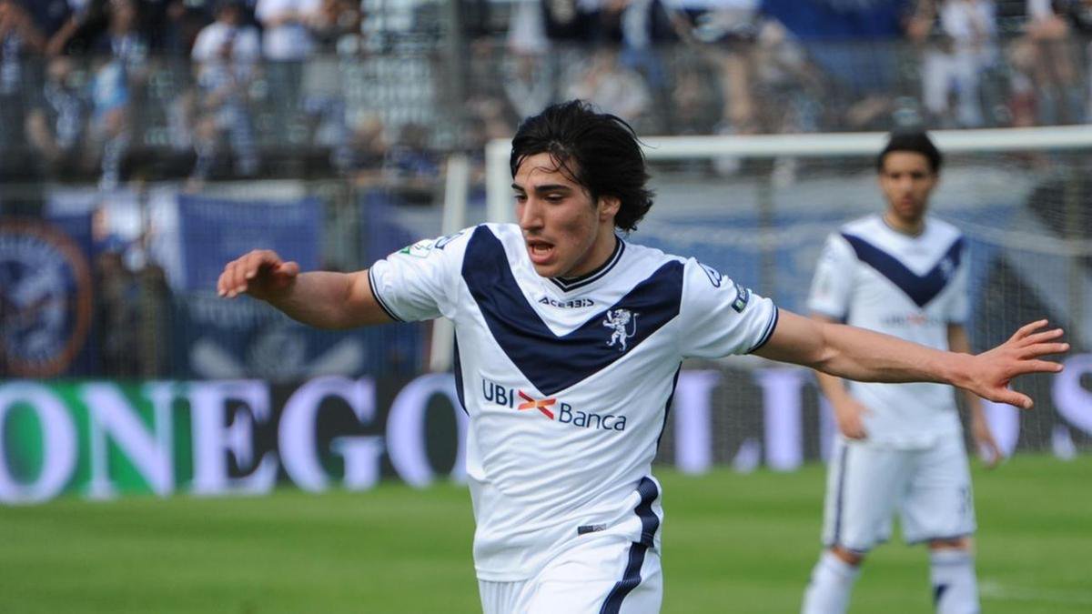 Έτοιμη να αρπάξει τον Τονάλι η Λίβερπουλ