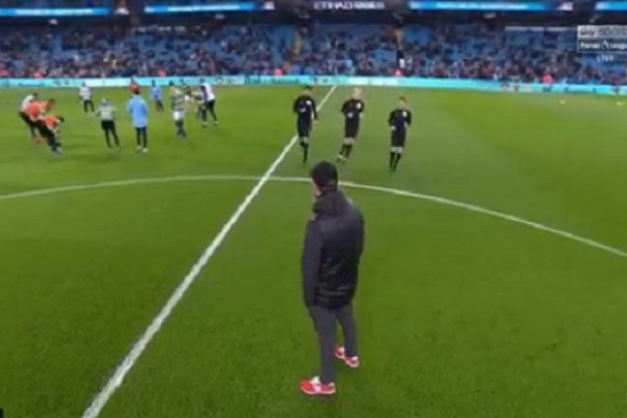 Το έριξε στην… κατασκοπεία ο Κλοπ (pic)