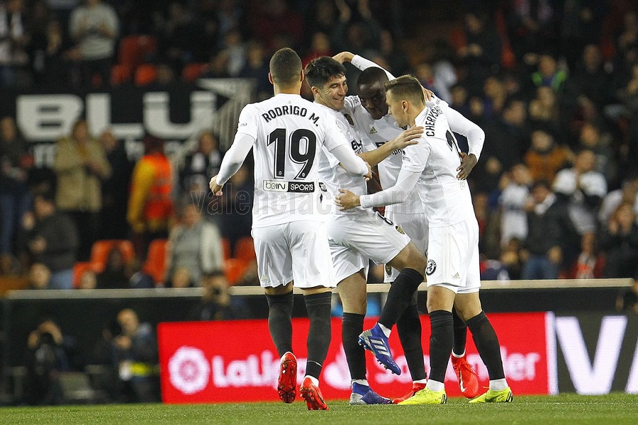 “Βύθισε” κι άλλο το “Κίτρινο Υποβρύχιο” η Βαλένθια (vid)