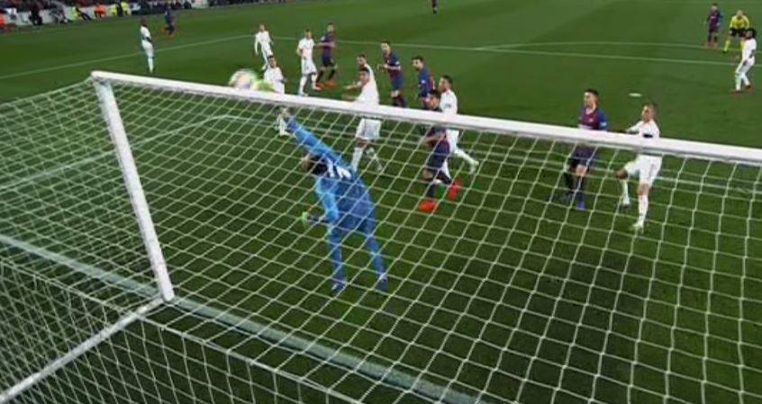 Τράνταξε το δοκάρι του Νάβας ο Ράκιτιτς (vid)