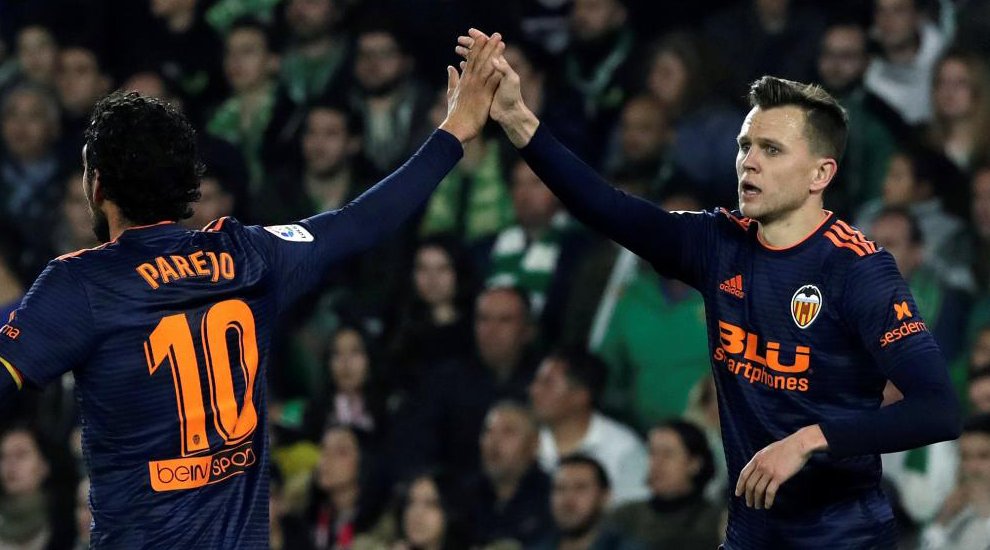 Ξεγλίστρησε σαν… «νυχτερίδα» (vid)