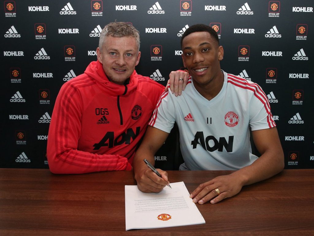 Γιουνάιτεντ: Φήμες για ψεύτικο συμβόλαιο του Μαρσιάλ (pic)