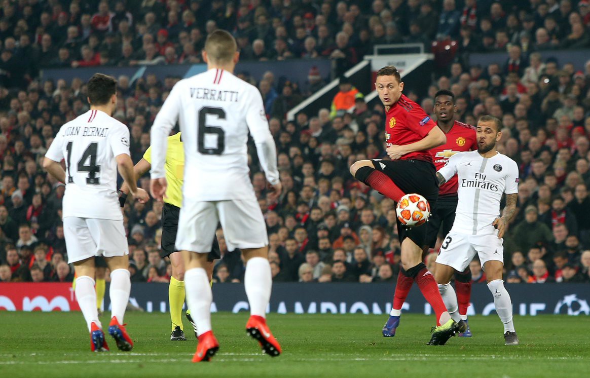 Σίγησε το Ολντ Τράφορντ για τον Σάλα (pic)