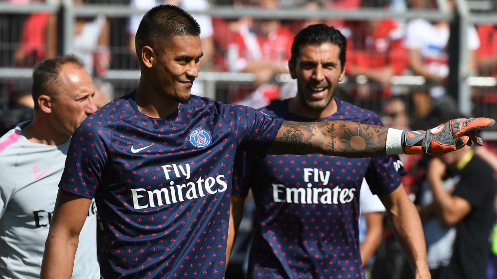 Νιάτα στο Σαμπιονά, εμπείρια στην Ευρώπη η Παρί