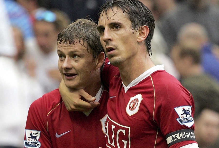 Νέβιλ: «Aνταρσία αν δεν ανανεώσει ο Σόλσκιερ»