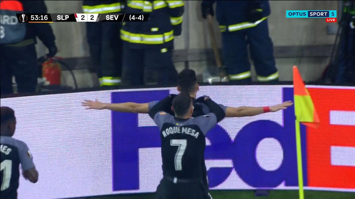 Εκπληκτικό γκολ – βολέ του Μουνίρ στην Πράγα (vid)