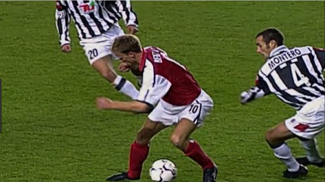 Γύρω- γύρω όλοι και στη μέση ο Μπέργκαμπ! (vid)