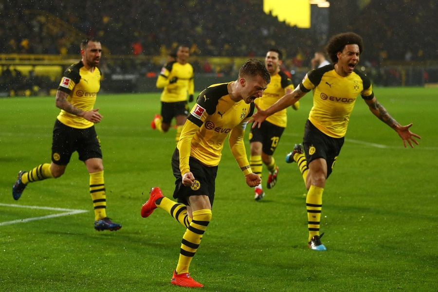 Βαριανασαίνει, αλλά δεν τα παρατάει η Ντόρτμουντ (vid)