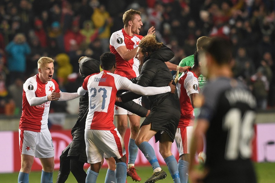 Σεβίλλη, χωρίς άμυνα δεν προκρίθηκε κανείς… (vid)