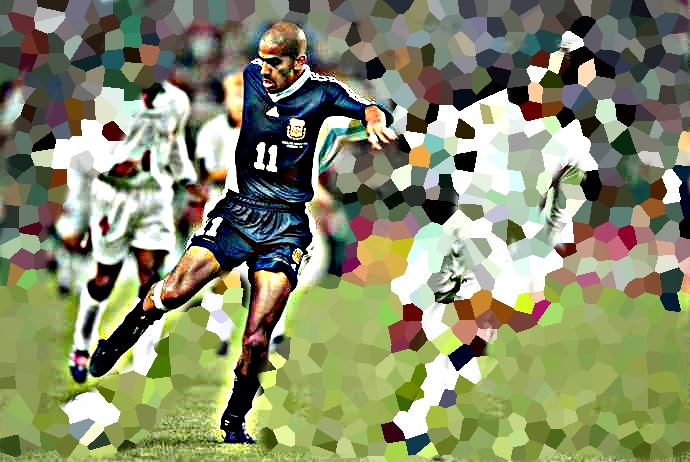 Χουάν Σεμπαστιάν Βερόν: Η “μικρή μάγισσα” μεγάλωσε λιιιιιγο ακόμα! (vid)