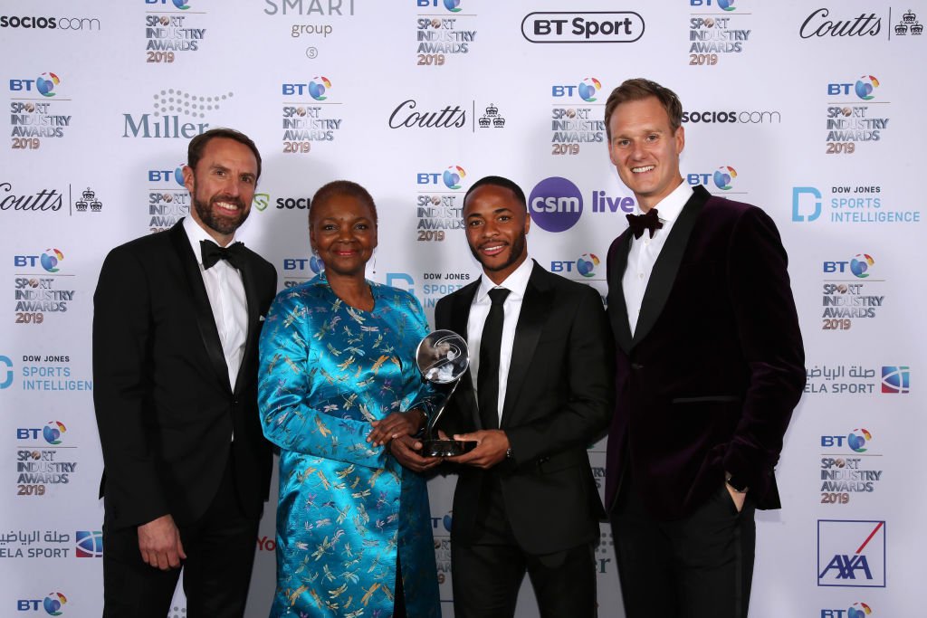 Στέρλινγκ: «Ελπίζω να είμαι καλό παράδειγμα για τα νέα παιδιά»