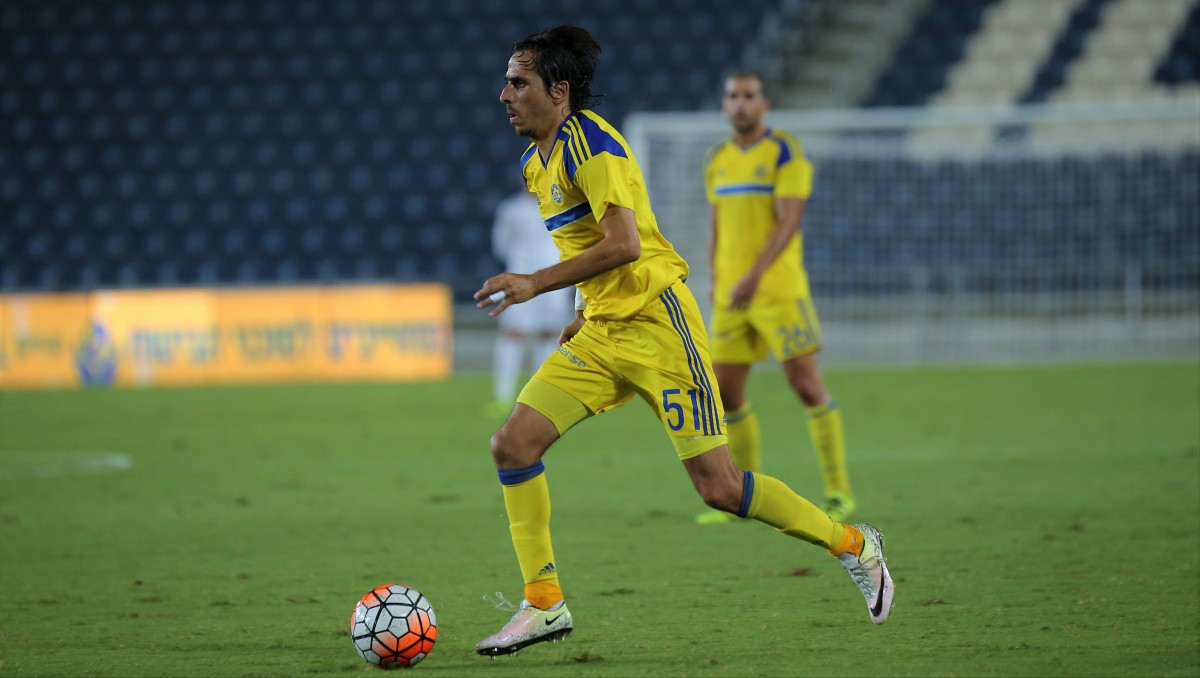 «Κρέμασε» τα παπούτσια του ο Μπεναγιούν (vid)