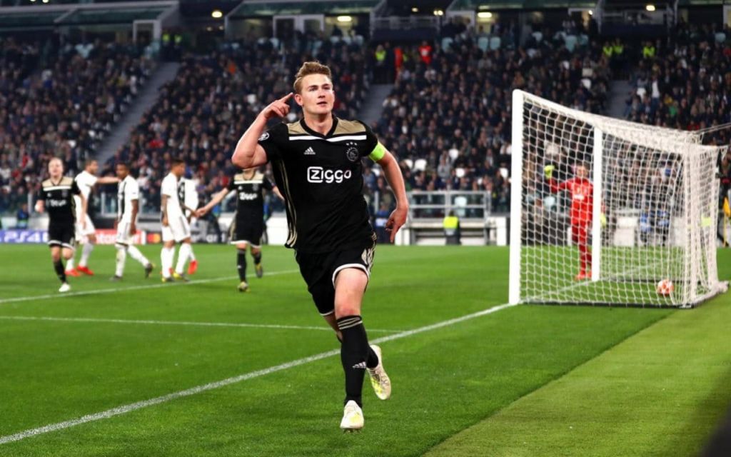 Κρέμονται από τα χείλη του Ντε Λιχτ, Μπαρτσελόνα και Μπάγερν