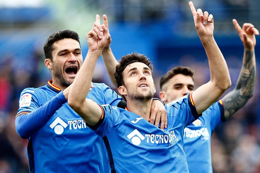 Χετα-φεύγει για τα αστέρια! (vid)