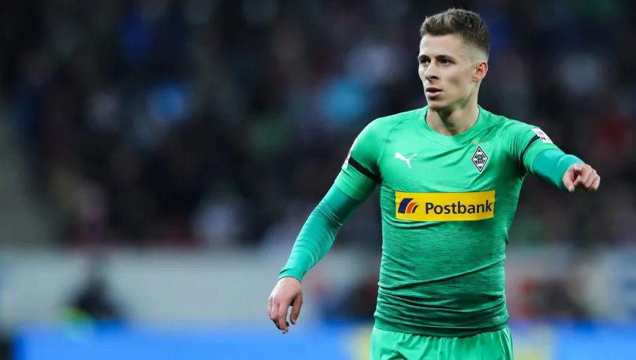 Στα μαχαίρια Γλάντμπαχ –  Αζάρ και στο βάθος Λίβερπουλ!