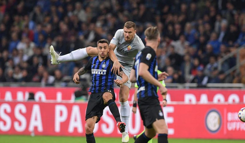 Από μακριά και… αγαπημένες!