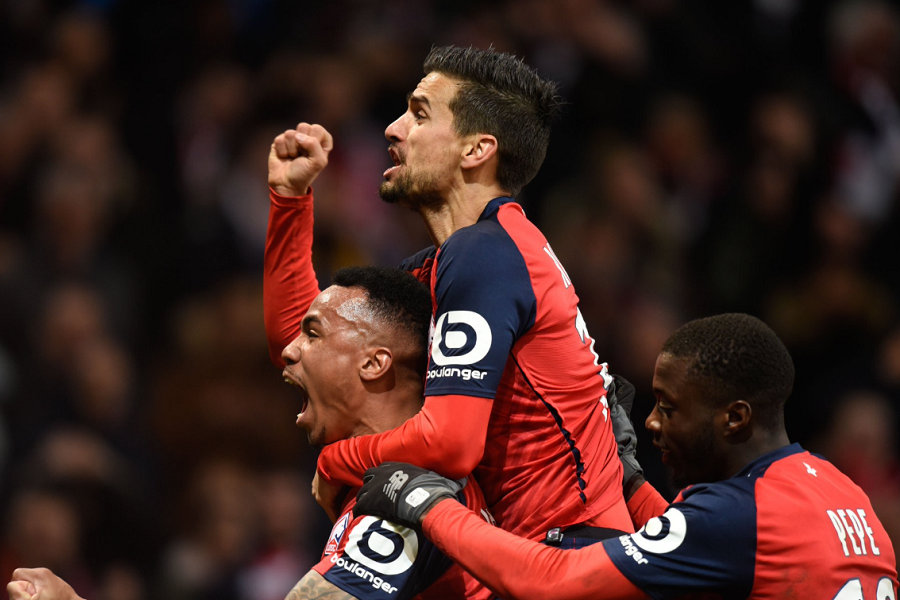 Μεγα-Λιλ-ώδες στραπάτσο για την Παρί!