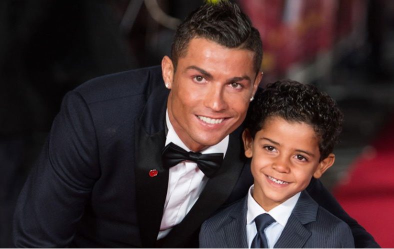 Οργιάζει ο γιος του Κριστιάνο! Επτά γκολ σε ένα ματς! (vid)