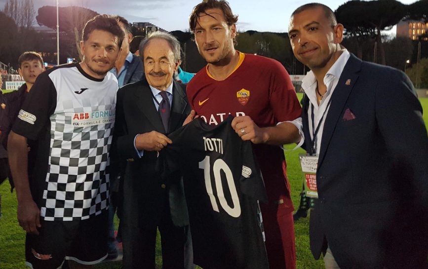 Η μεγάλη επιστροφή του Τότι! (vid)